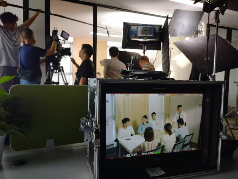 常宁市TVC拍摄公司：科技产品视觉化大师，诠释未来感与功能美学